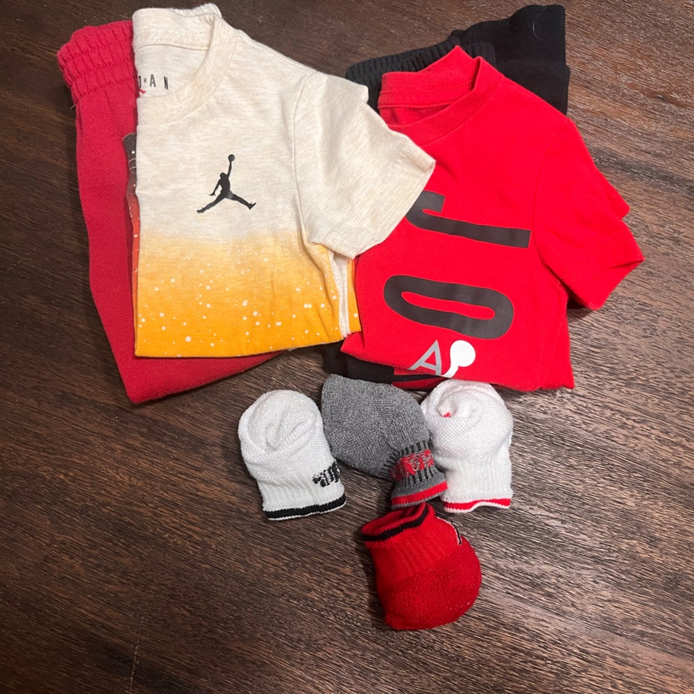 8 Piece Jordan Toddler Boys Bundle